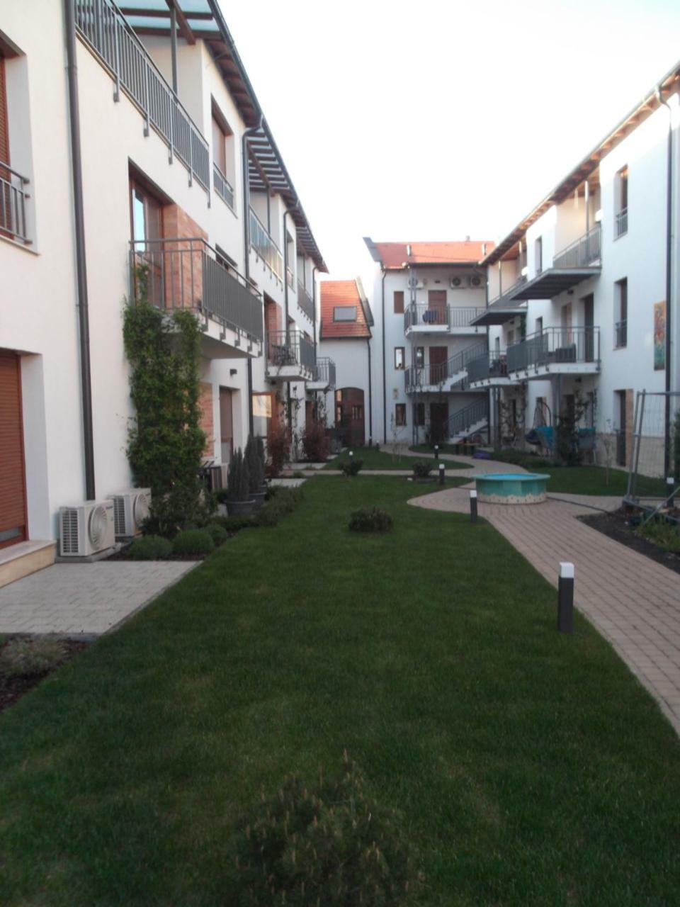 Cozy Flat In Pecs, Absolute Center Apartment Luaran gambar