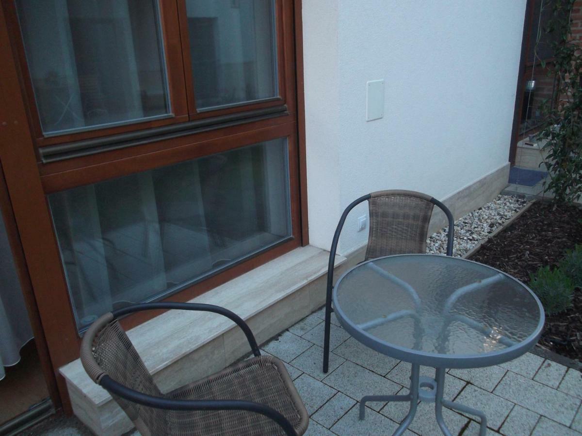 Cozy Flat In Pecs, Absolute Center Apartment Luaran gambar